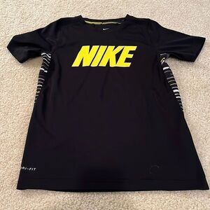 SIZE SMALL NIKE DRI FIT SHIRT